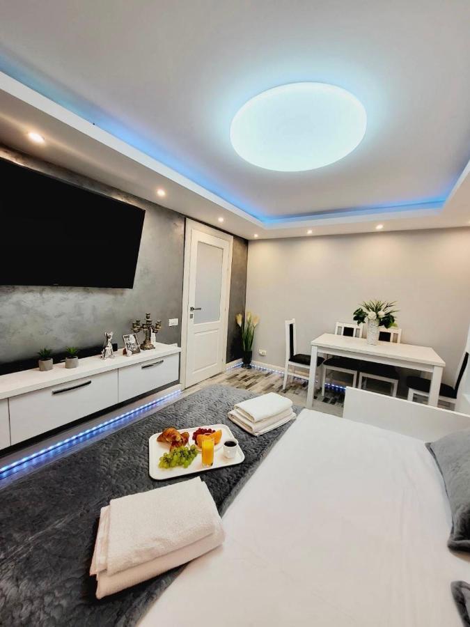 Studio Delux Giurgiu Exteriör bild